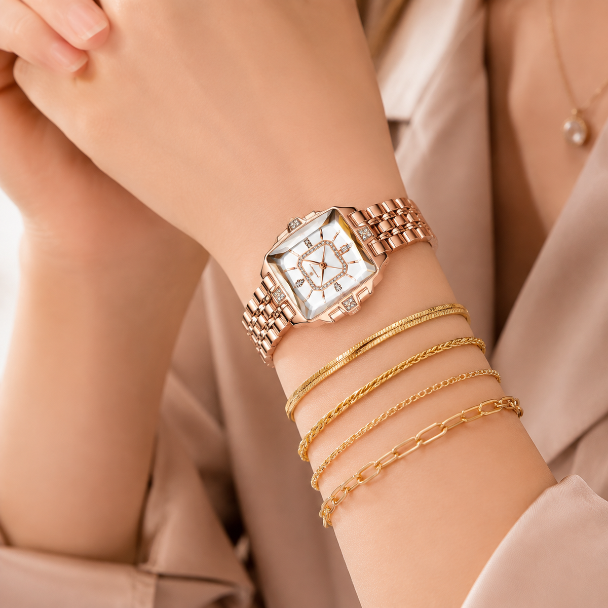 ✨ Montre à quartz élégante pour femme en acier inoxydable – Design classique aux détails scintillants